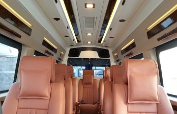 9 Seater Maharaja Traveler